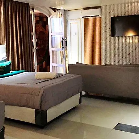 Colosseum Bali House & Restaurant